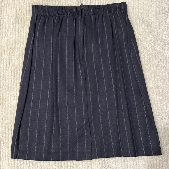 Emblem - Navy Pinstripe Rayon-blend 3 in 1 (Blazer Pant Skirt) Suite - Size 7 - Picture 7 of 13
